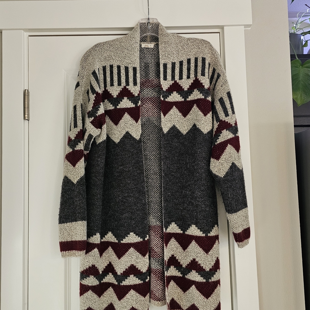 Open-Front Geometric Pattern Long Cardigan Sweater - Gray, Burgundy, Cream